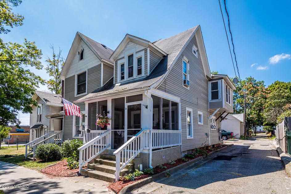 407 Superior St - Photo 1