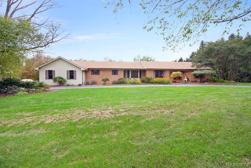 2345 Hacker Rd - Photo 1
