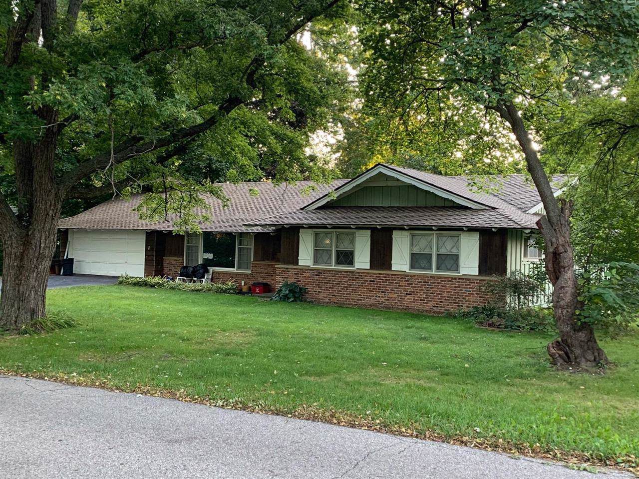 240 Clubview - Photo 1