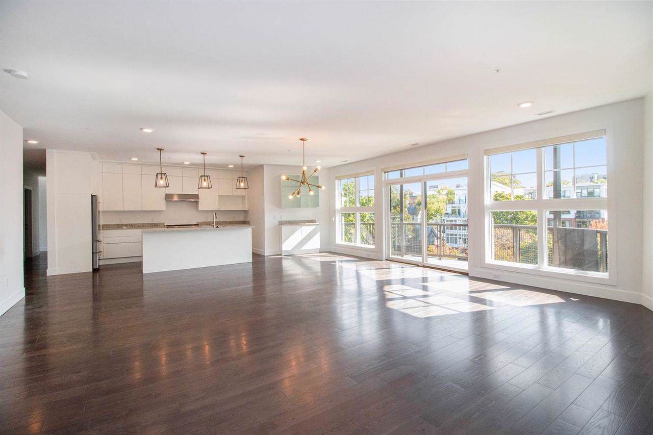 218 Kingsley - Photo 1