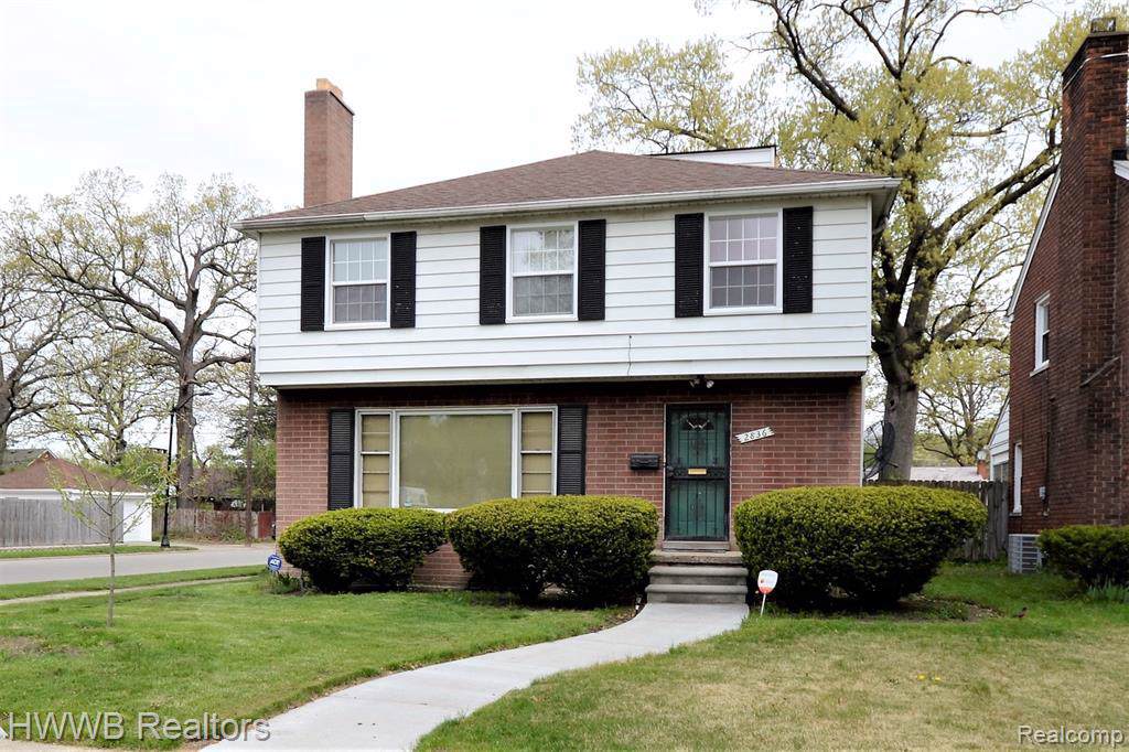 2836 Woodstock Dr - Photo 1