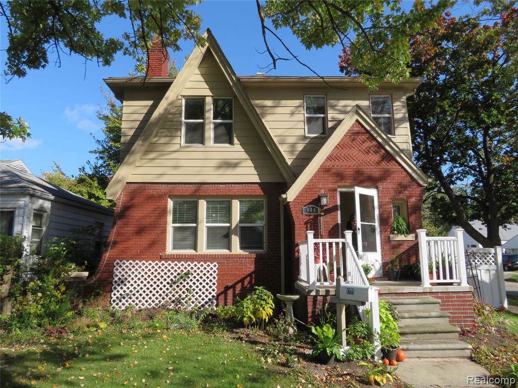 608 Mayflower Ave - Photo 1