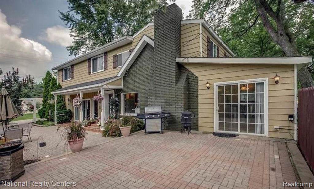5701 Carroll Lake Rd - Photo 1