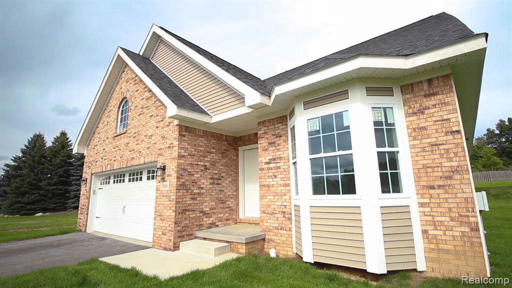 7460 Village Crt - Photo 1