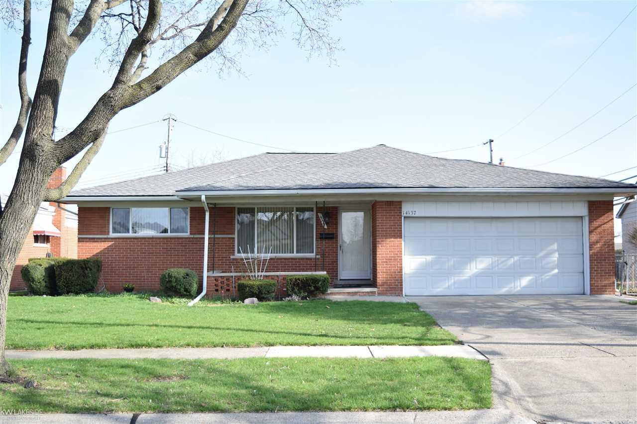 14137 Irvington, Warren, MI 48088 (MLS #31317316) :: The Peardon Team
