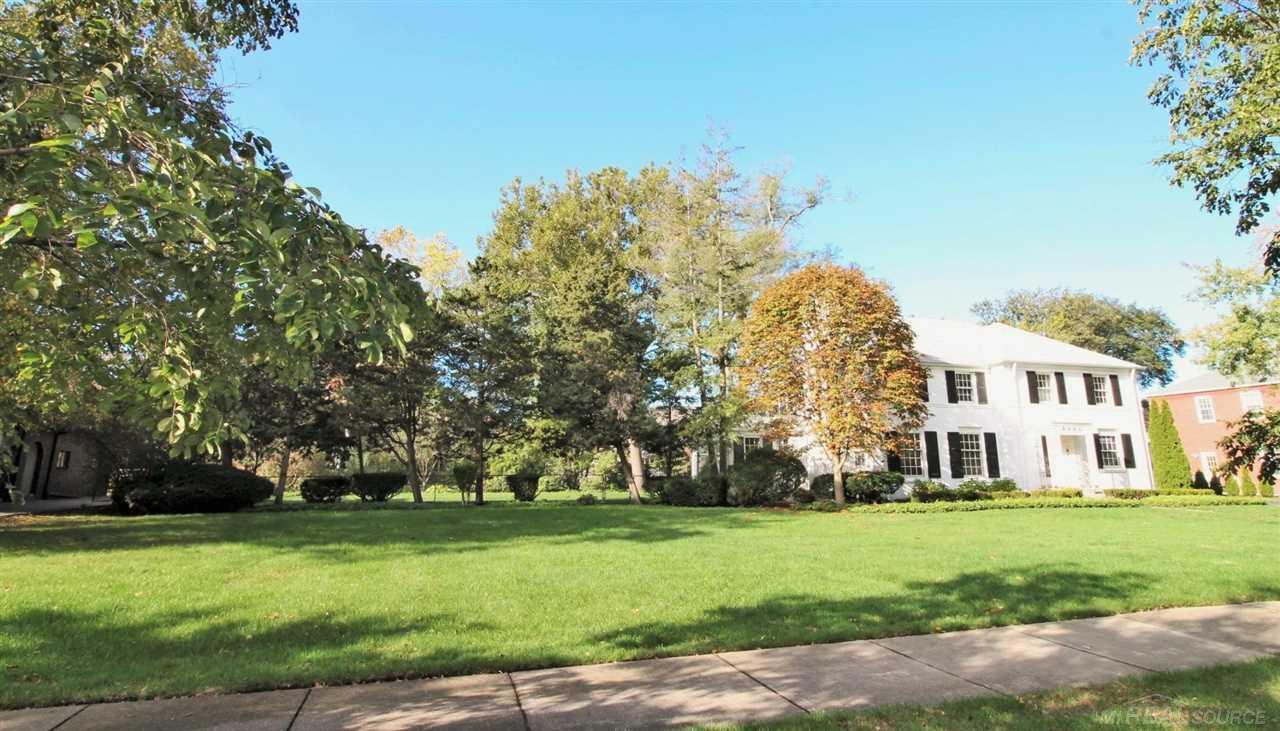 759 Berkshire - Photo 1