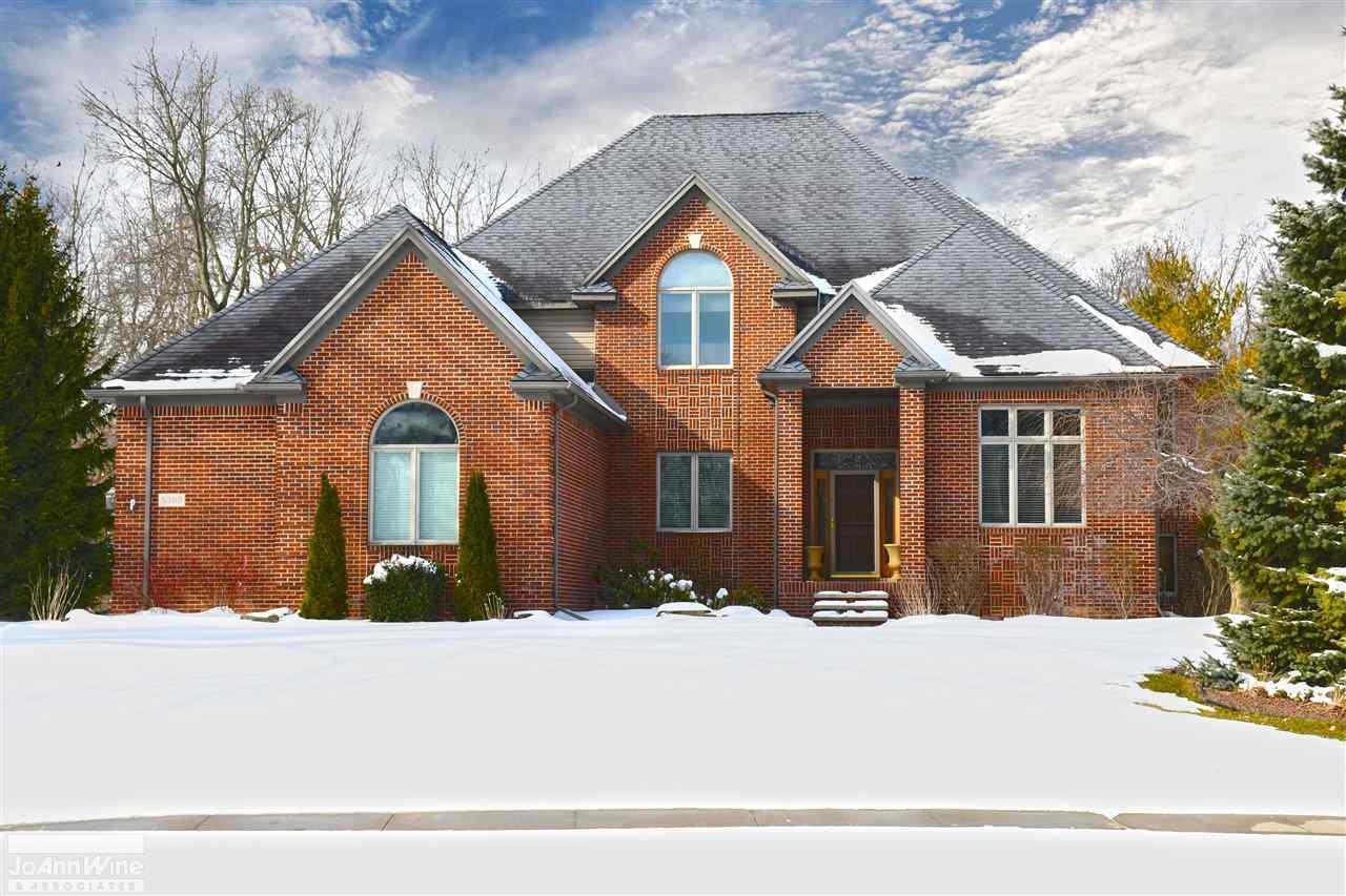 5399 Shorewood - Photo 1