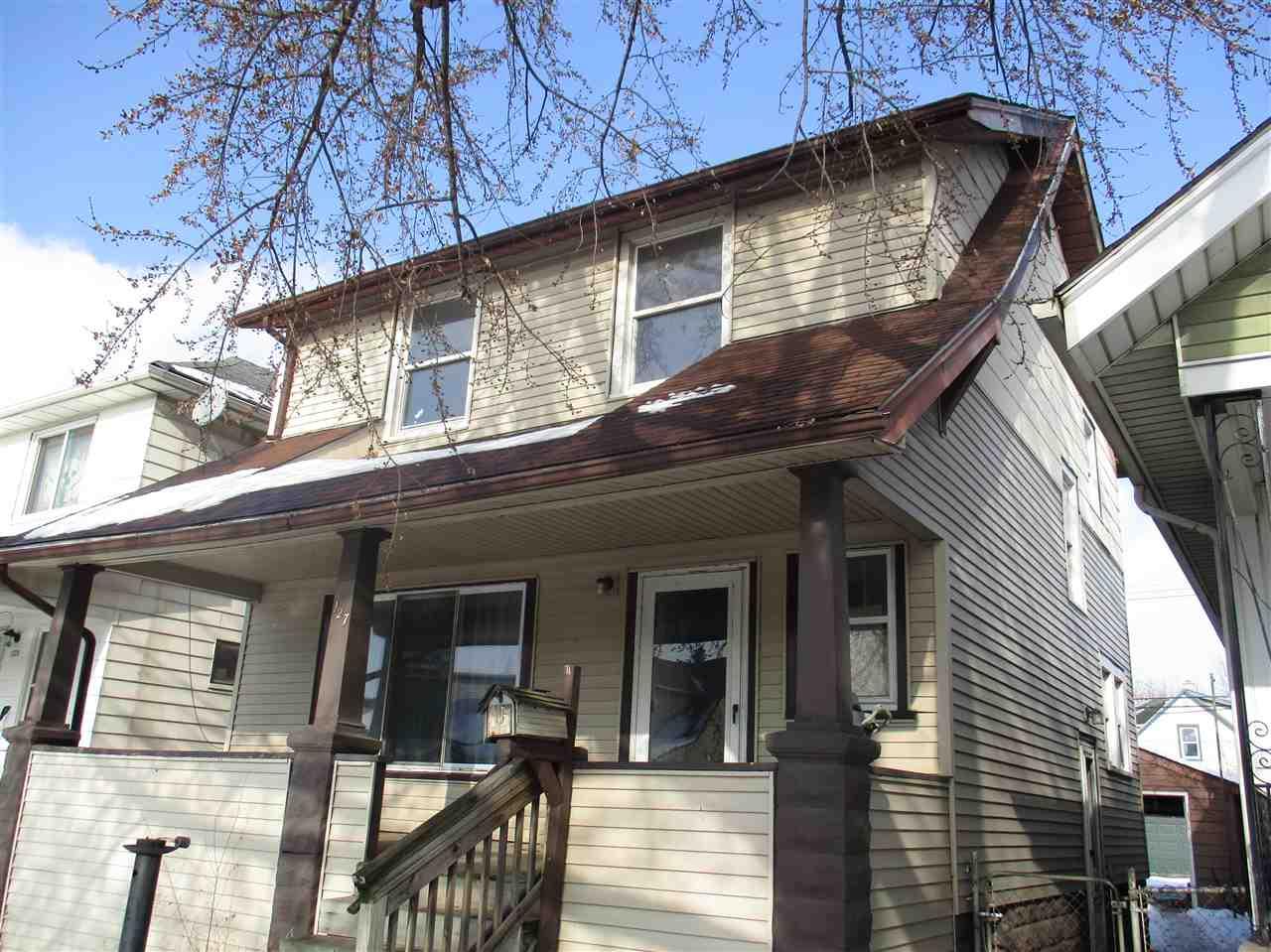 127 Maple - Photo 1