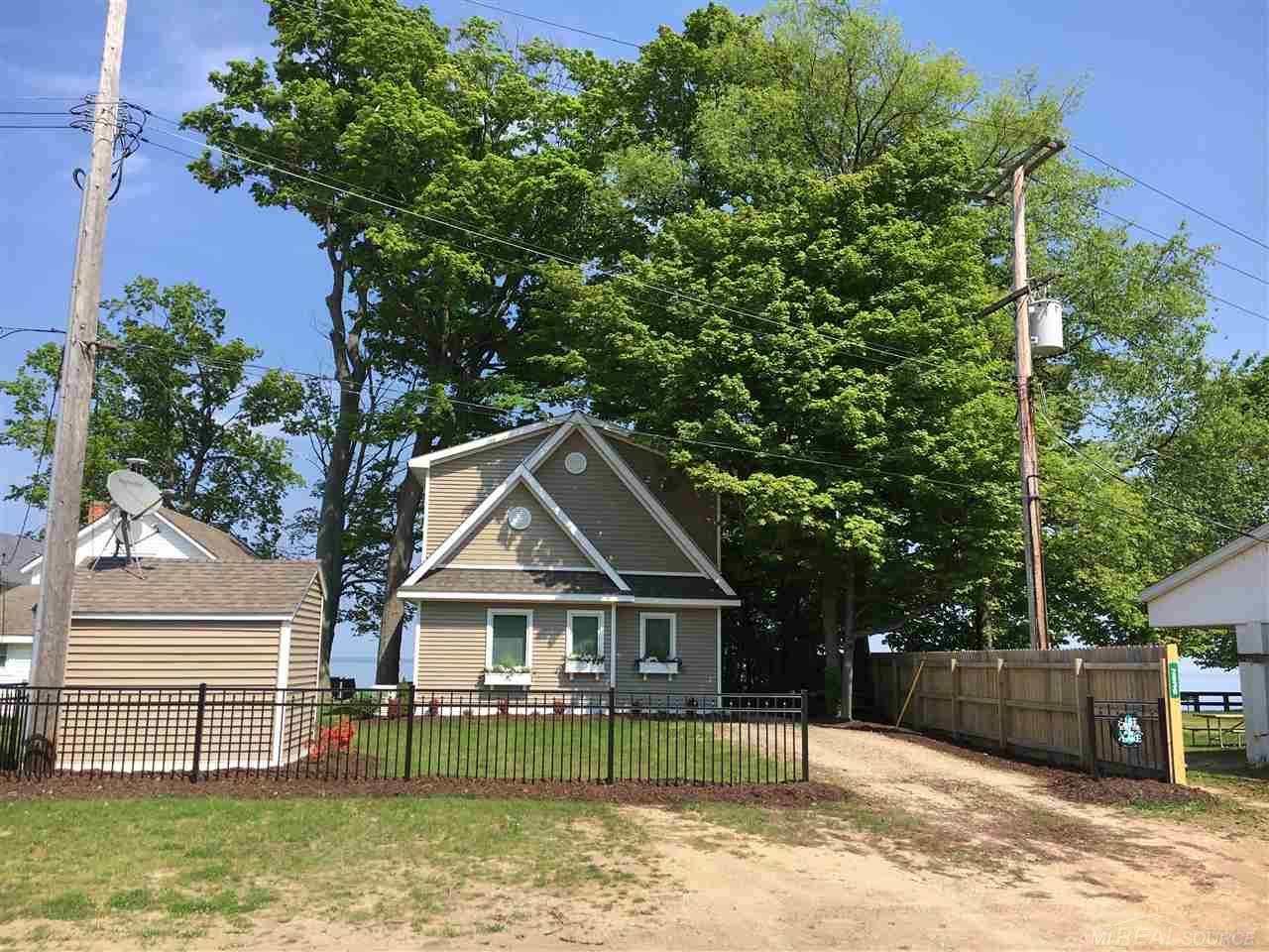 2830 Lakeshore - Photo 1