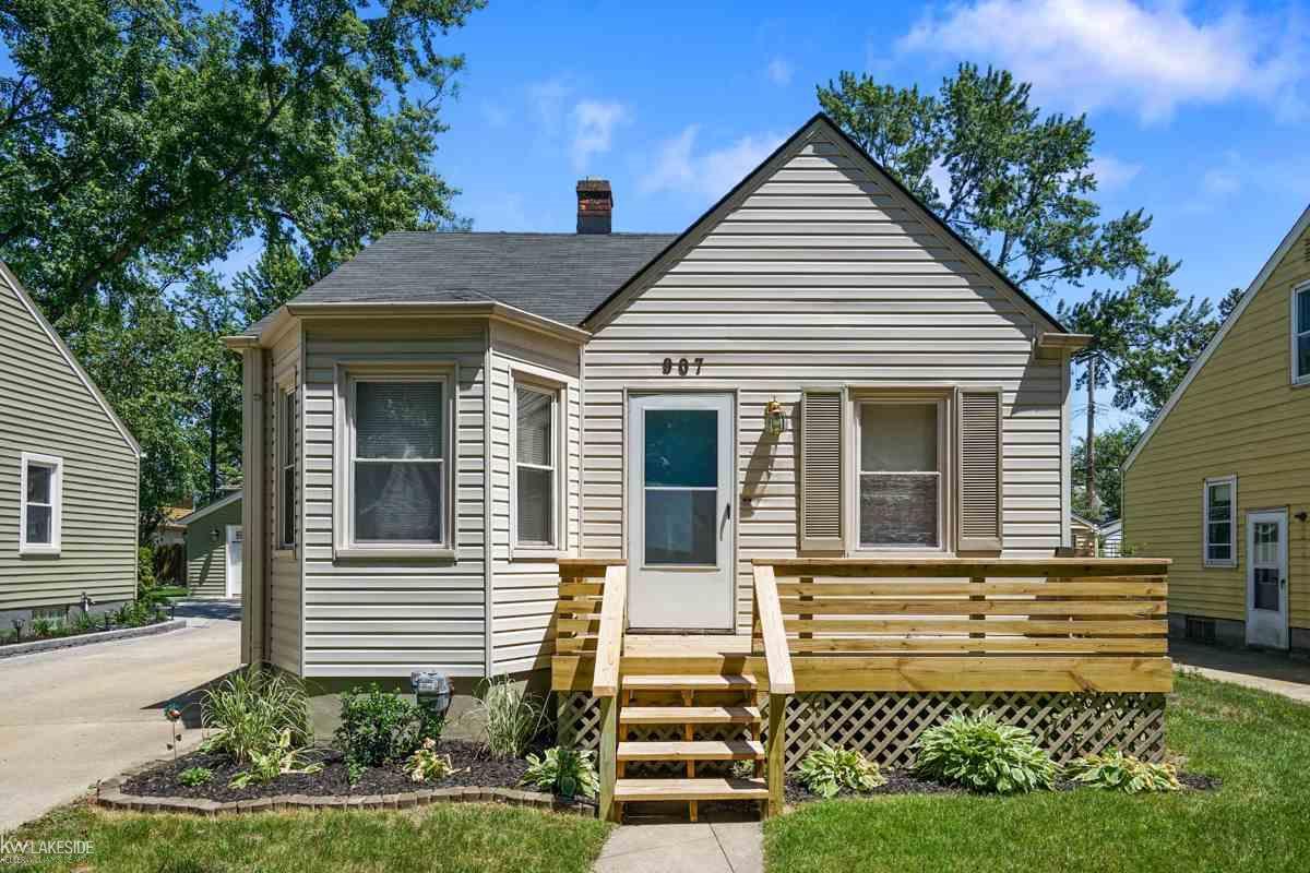 907 Mclean Avenue - Photo 1