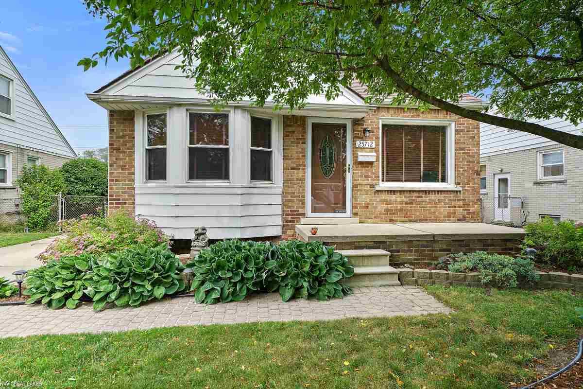 25712 Culver Street - Photo 1