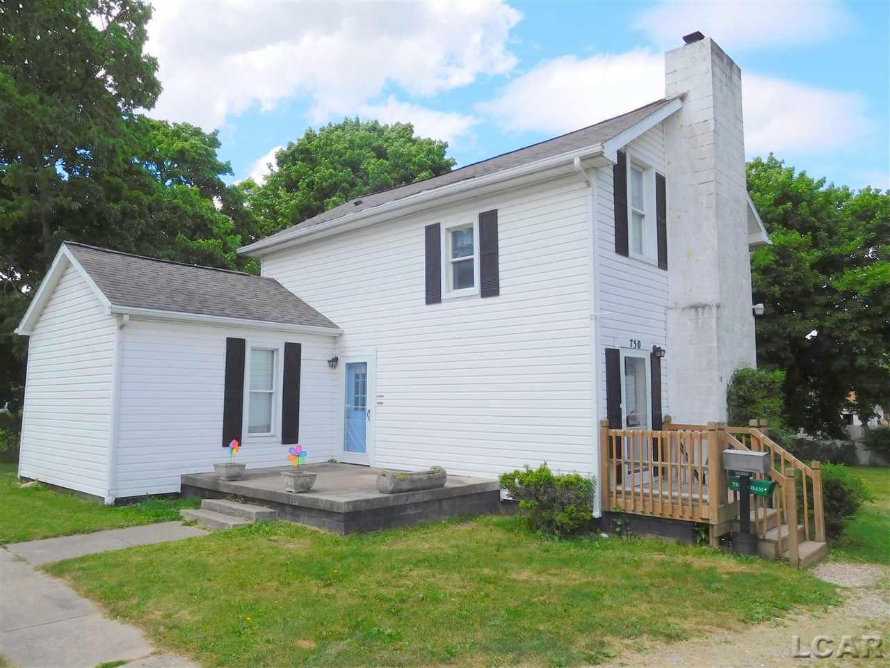 750 Dennis St - Photo 1