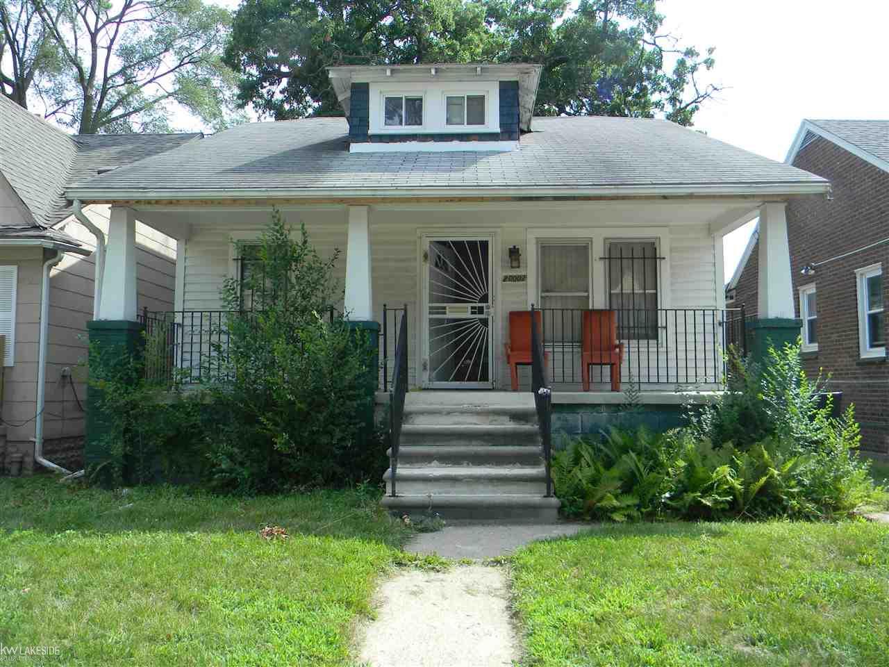 20002 Monica St - Photo 1