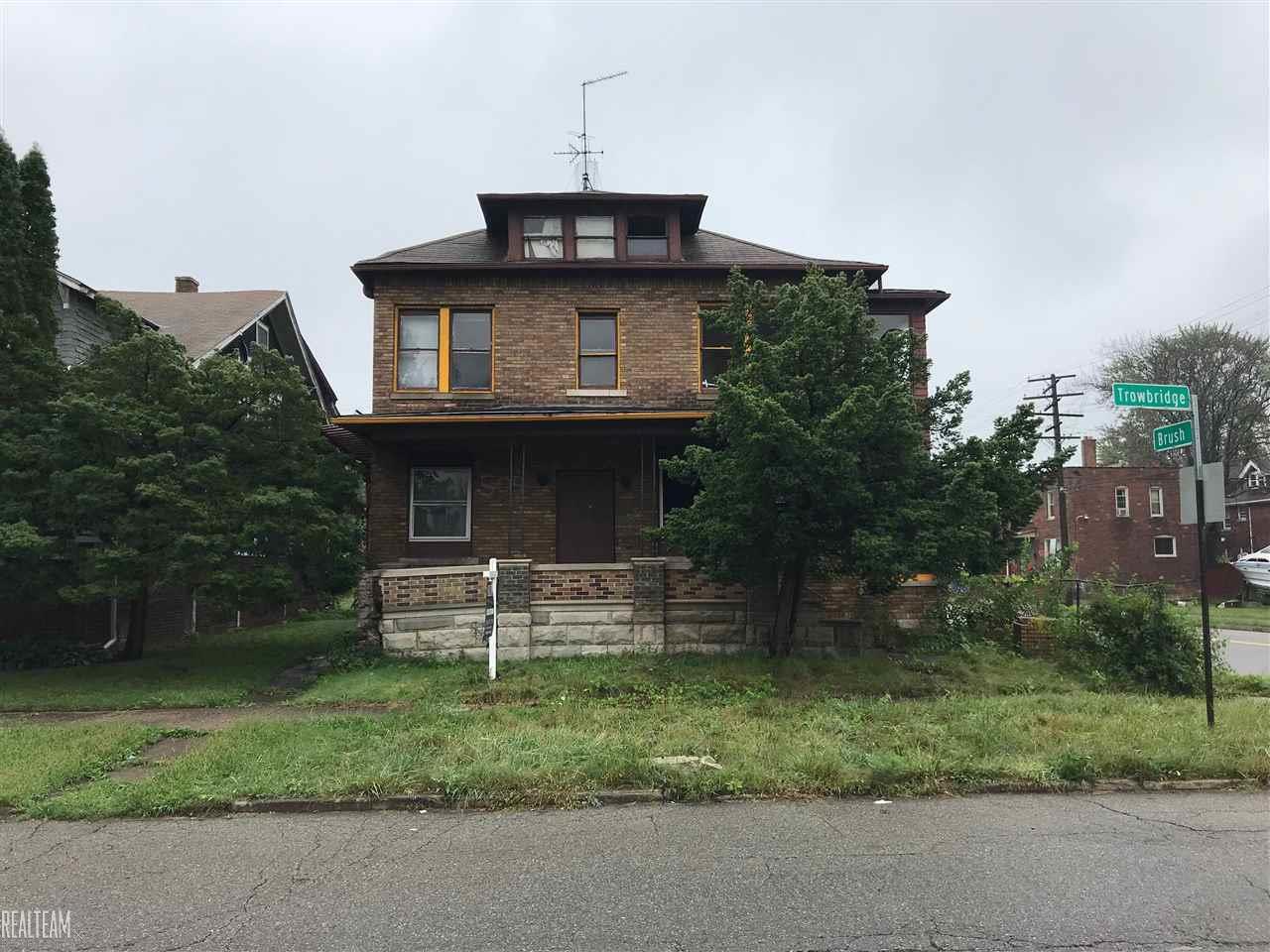 504 Trowbridge - Photo 1