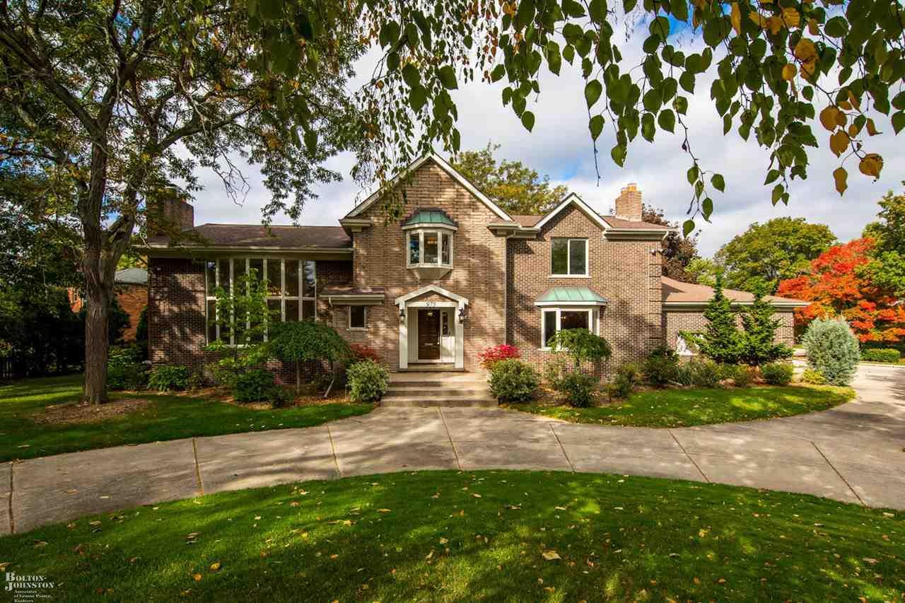975 Lakeshore Road - Photo 1