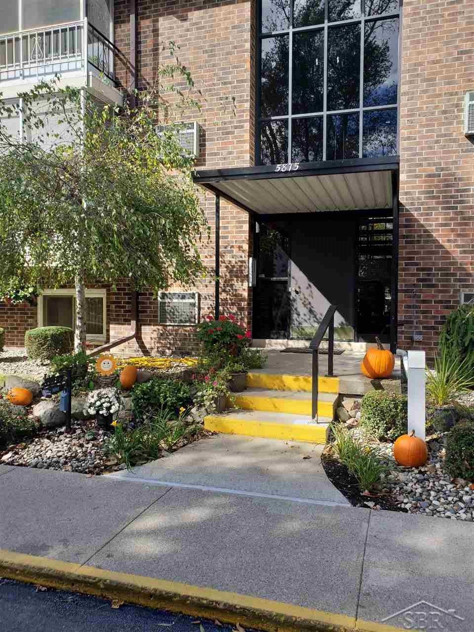 5875 Michigan - Photo 1