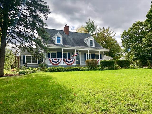 975 Maple - Photo 1