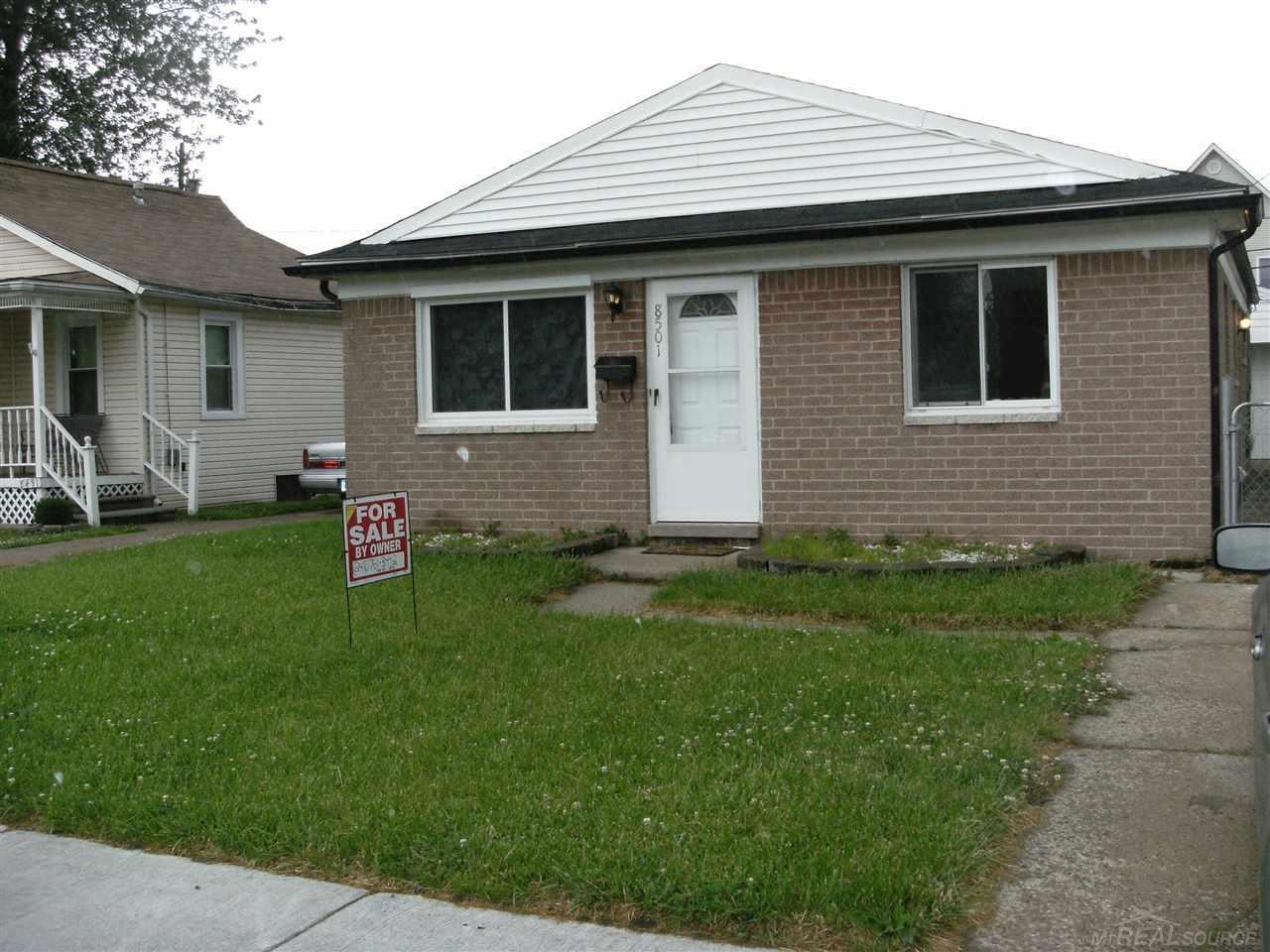 8501 Essex - Photo 1
