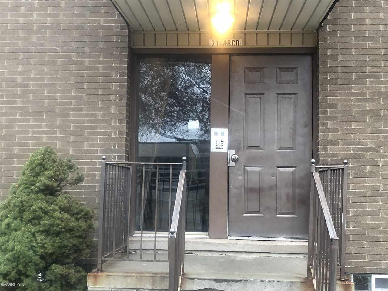 21 Dickinson - Photo 1