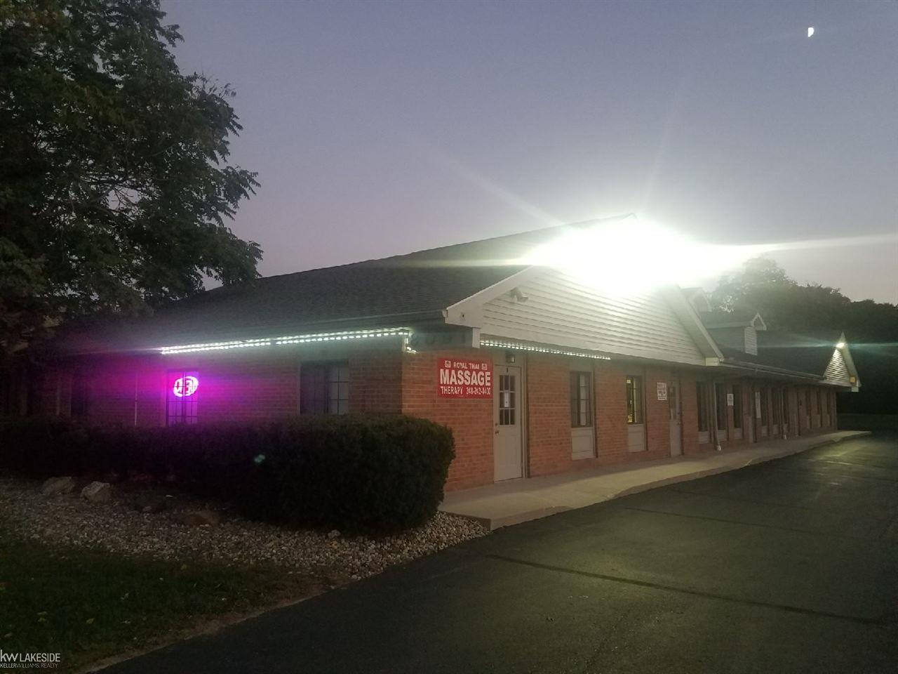 8091 Commerce - Photo 1