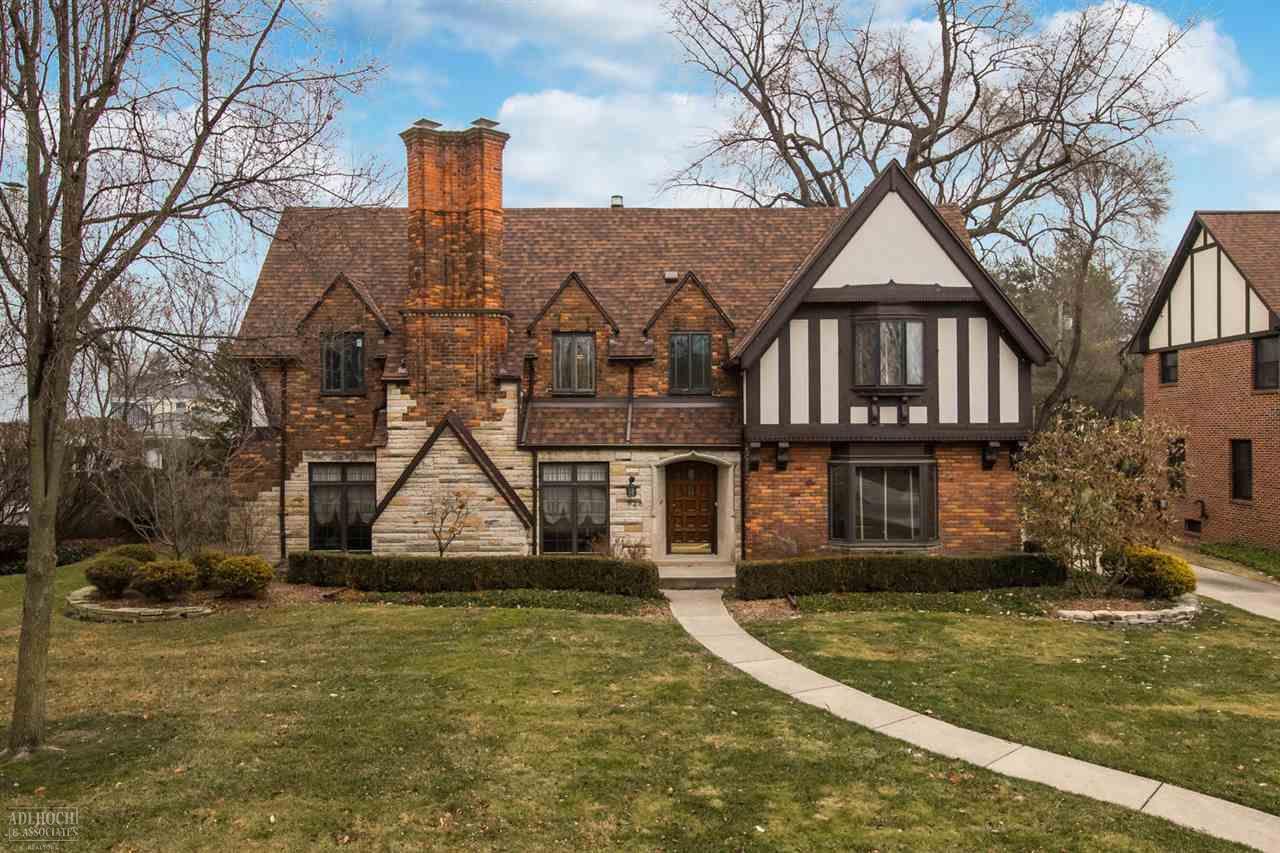 928 Berkshire - Photo 1