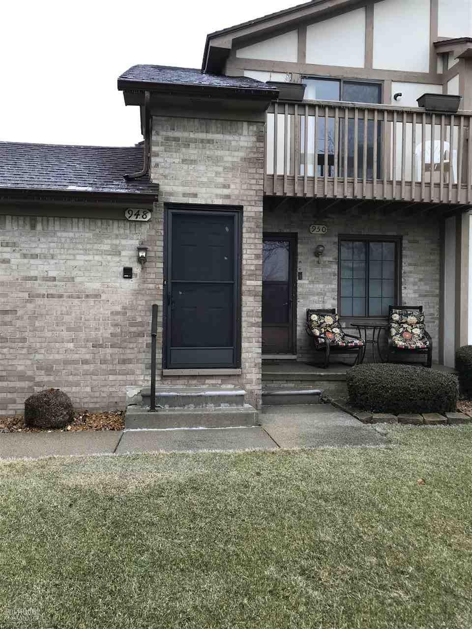 948 Country Club Dr - Photo 1