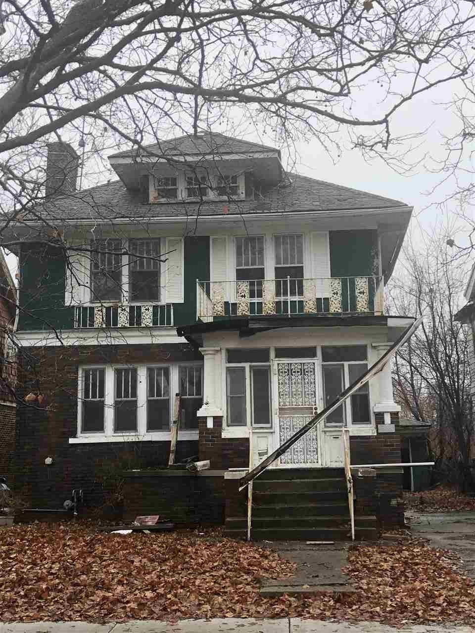 838 Algonquin - Photo 1