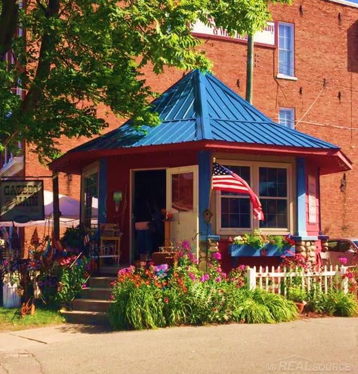 5481 Main St. - Photo 1