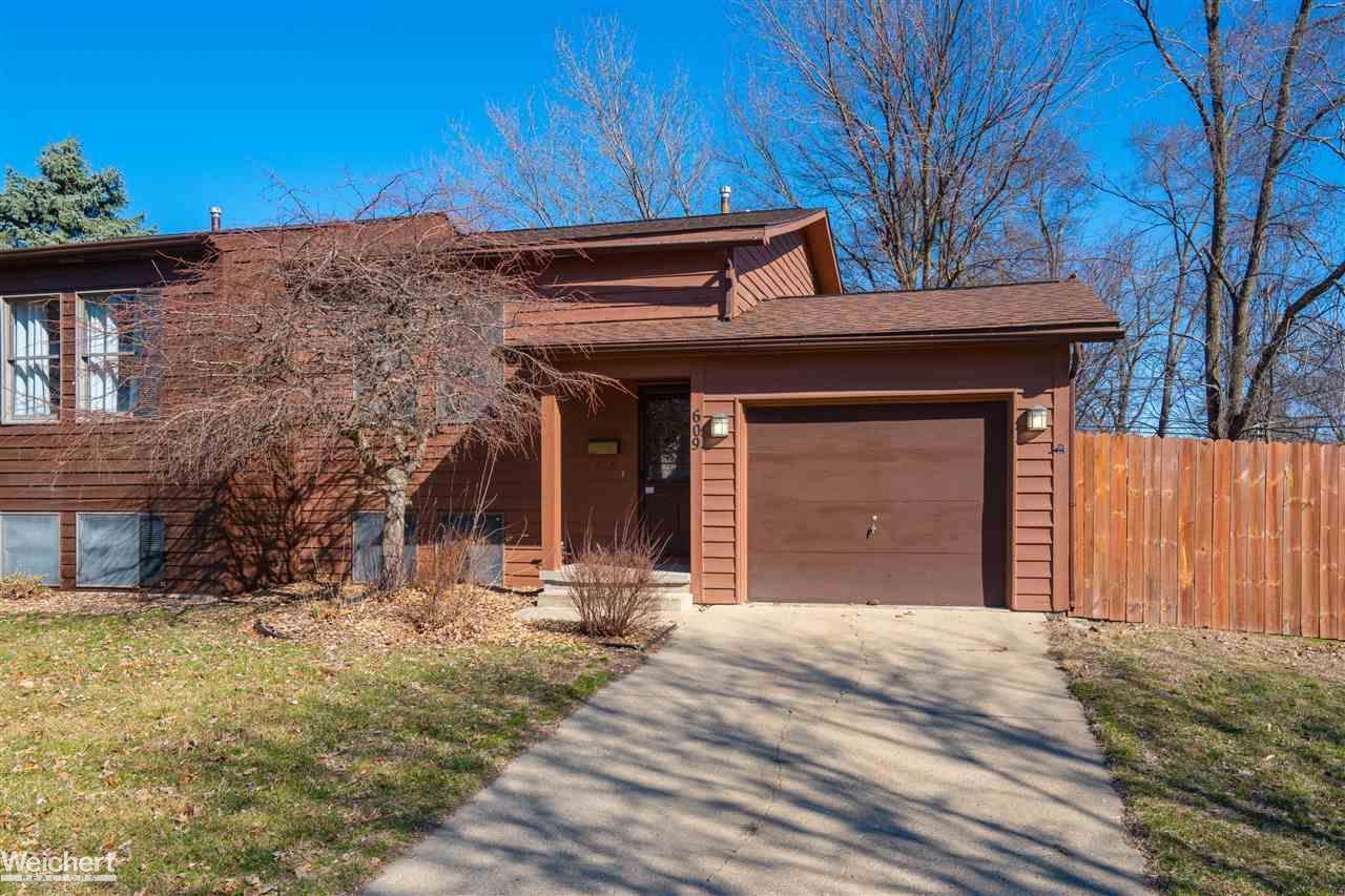 609 Amelia Ave - Photo 1