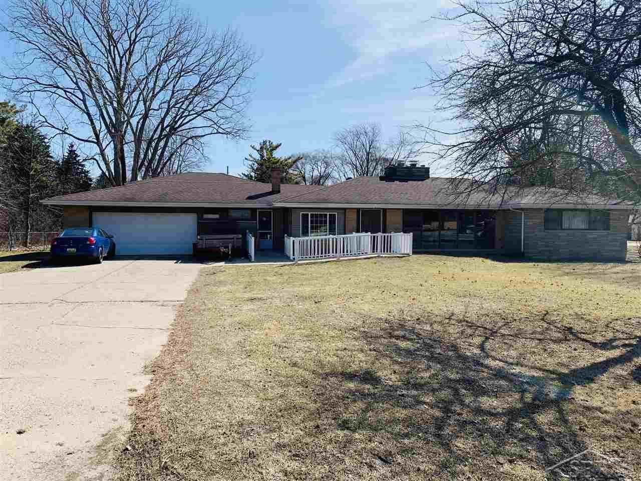1690 Center - Photo 1
