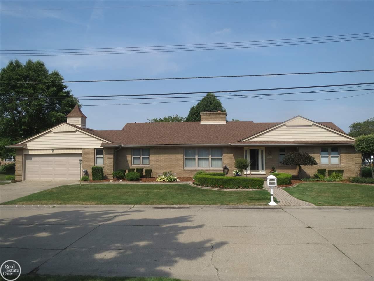 38077 Seaway Dr - Photo 1