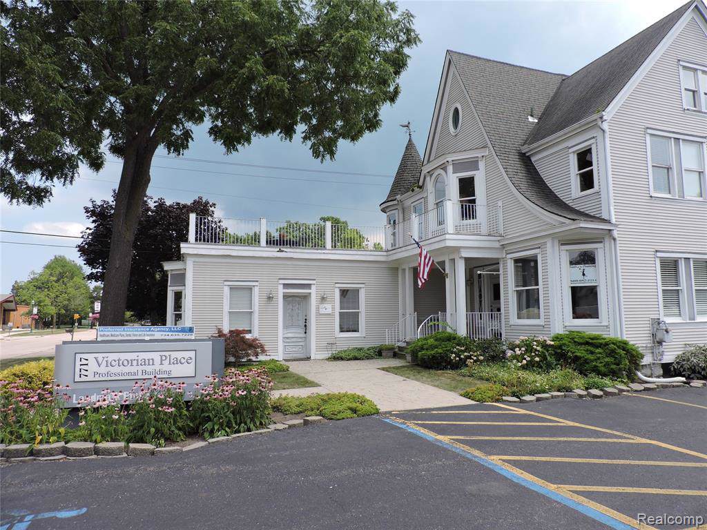 7717 Macomb - Photo 1