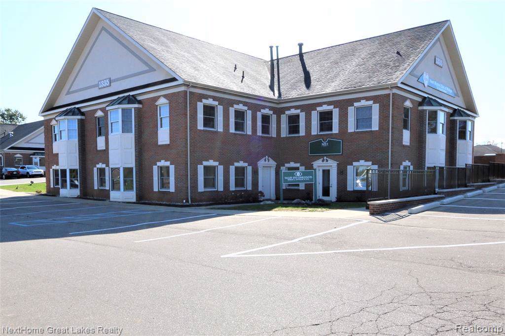 1335 Linden Rd - Photo 1