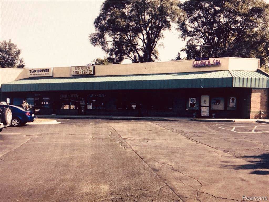 31822 Grand River Ave - Photo 1