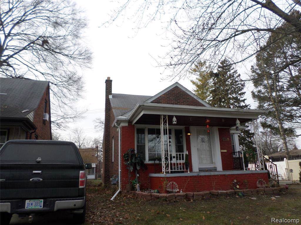 8697 Hazelton St - Photo 1