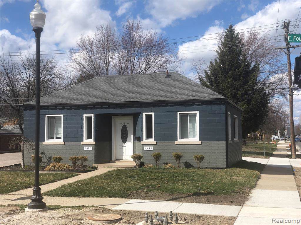 1625 4TH ST - Photo 1