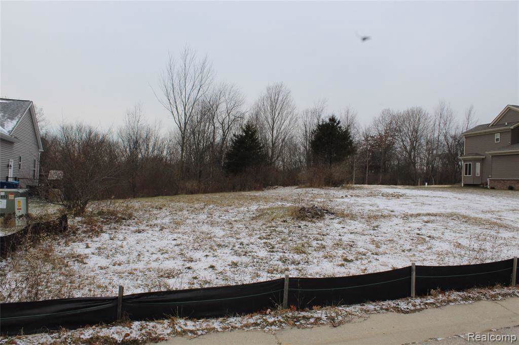 7460 Fairview Dr - Photo 1