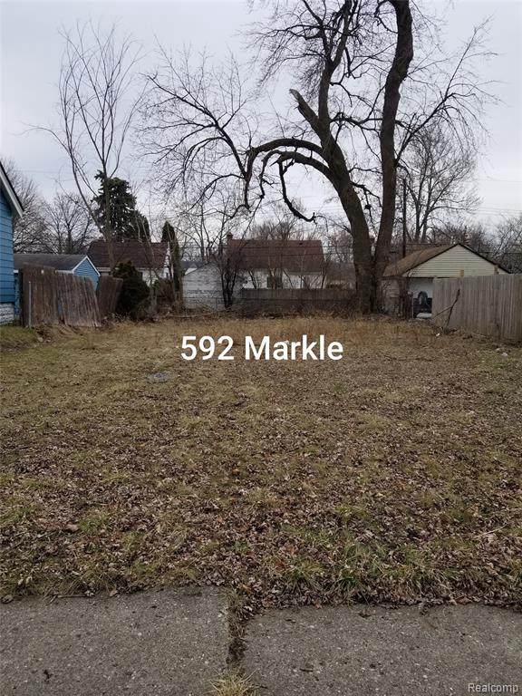 592 Markle Ave - Photo 1
