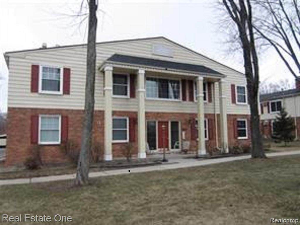 695 Maple Rd - Photo 1