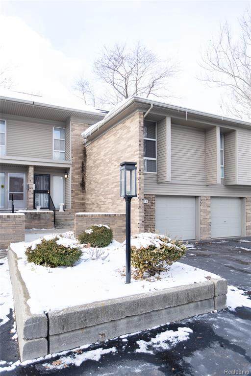 1953 Thornhill Pl - Photo 1