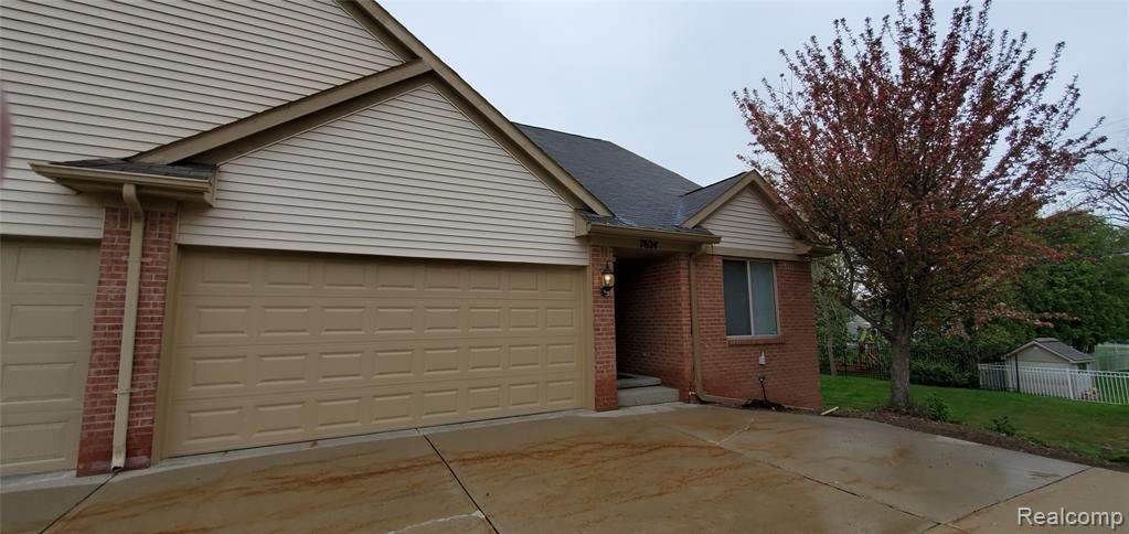 7624 Amanda Cir - Photo 1