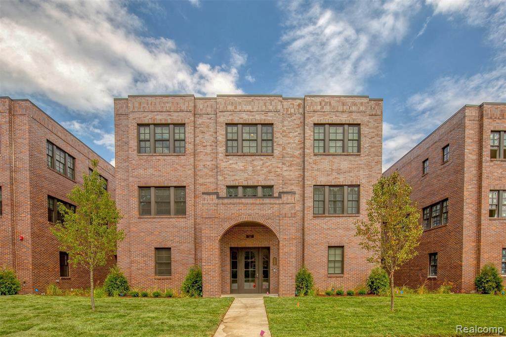 926 11 MILE RD - Photo 1