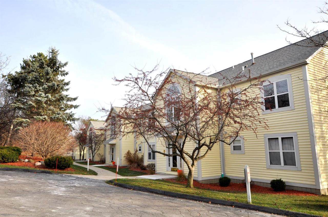 2225 Huron Pky - Photo 1