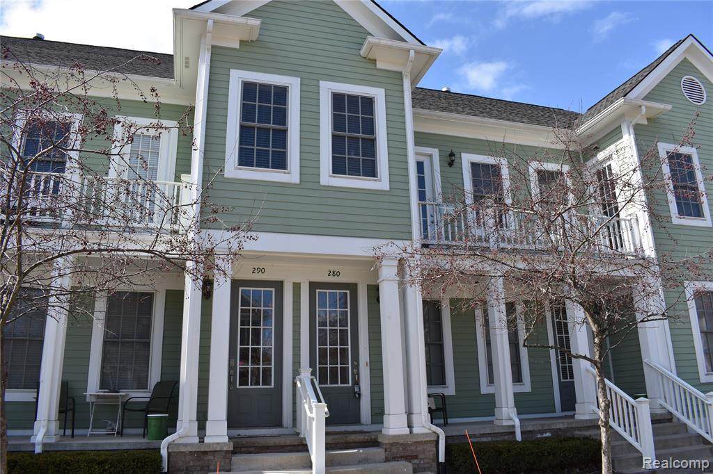 280 Roosevelt St - Photo 1