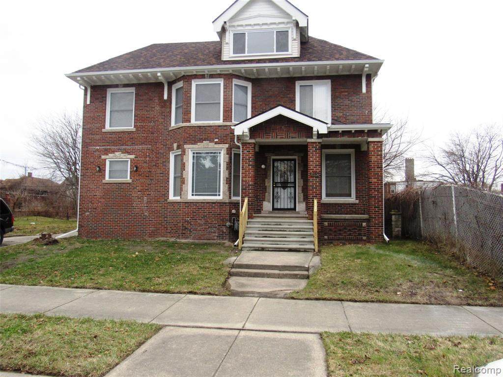 915 Grand Blvd - Photo 1