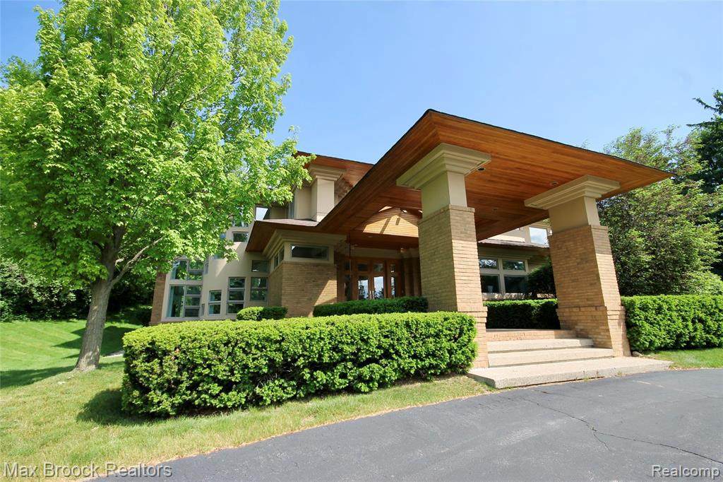 1450 Clarendon Rd - Photo 1
