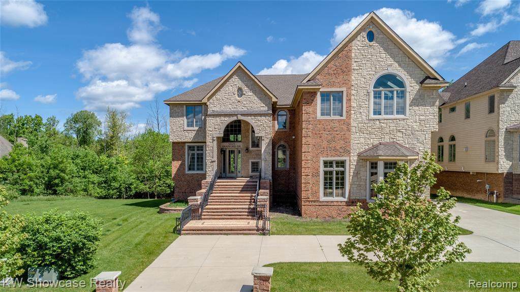 5695 Branford Dr - Photo 1
