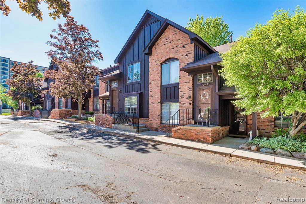 702 Brady - Photo 1