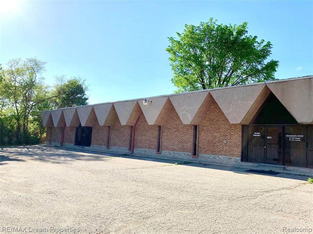 17333 10 MILE RD - Photo 1