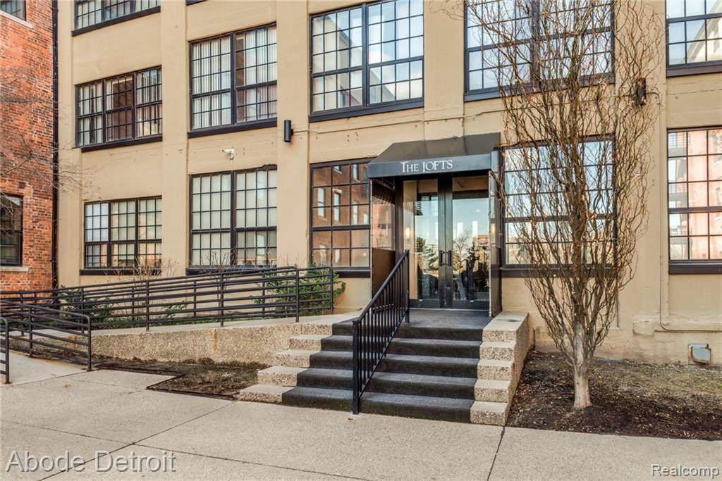 6533 Jefferson Ave - Photo 1